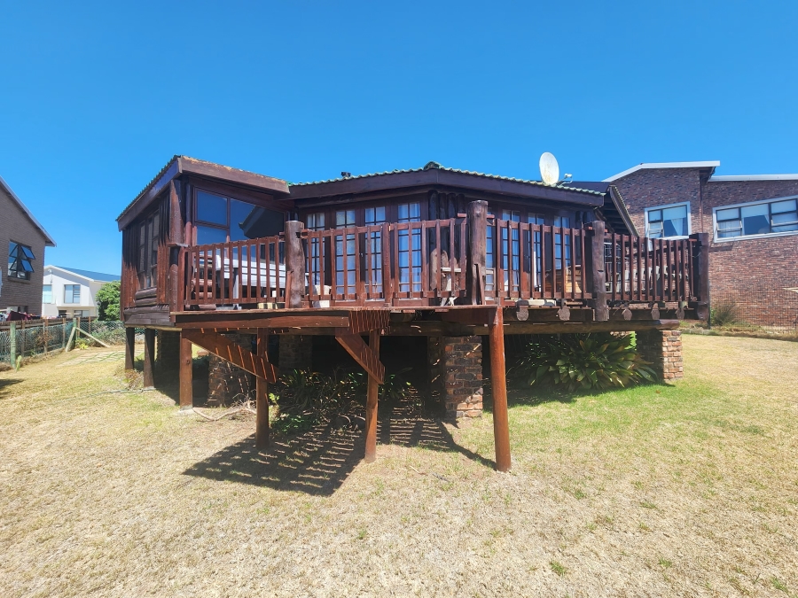 3 Bedroom Property for Sale in Boggomsbaai Western Cape
